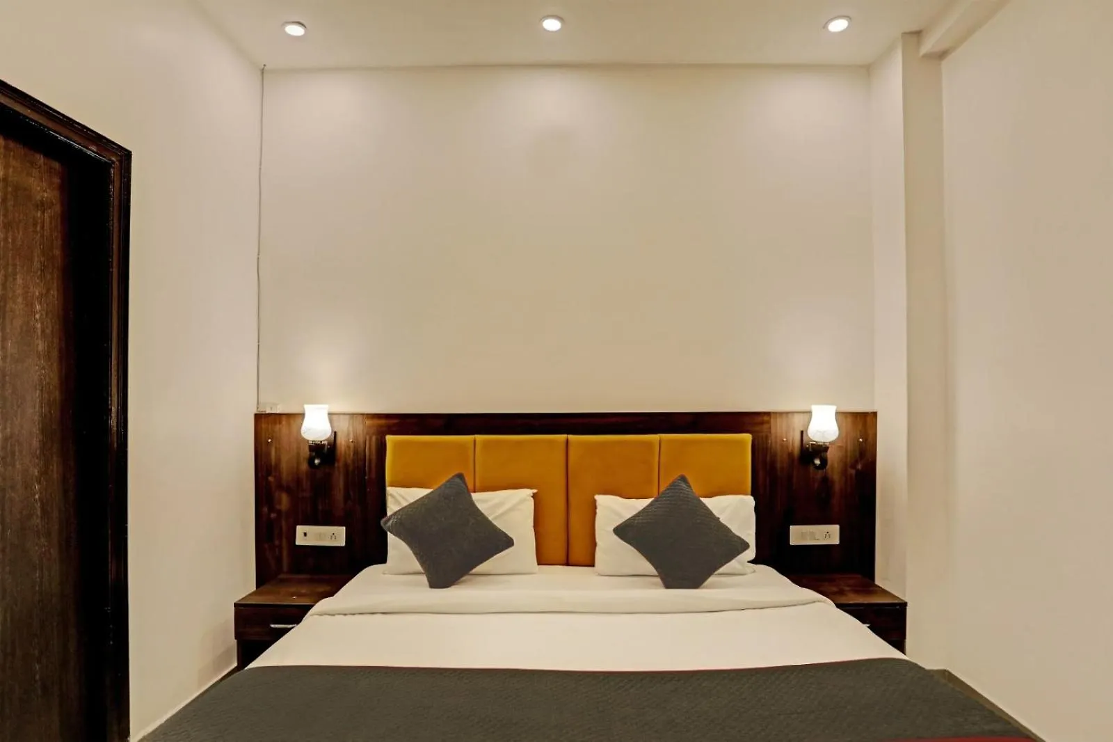 ***  Hotel Marina Near Delhi Airport Nueva Delhi India